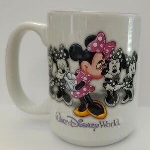 Walt Disney Minnie Mouse embossed 3D coffee mug